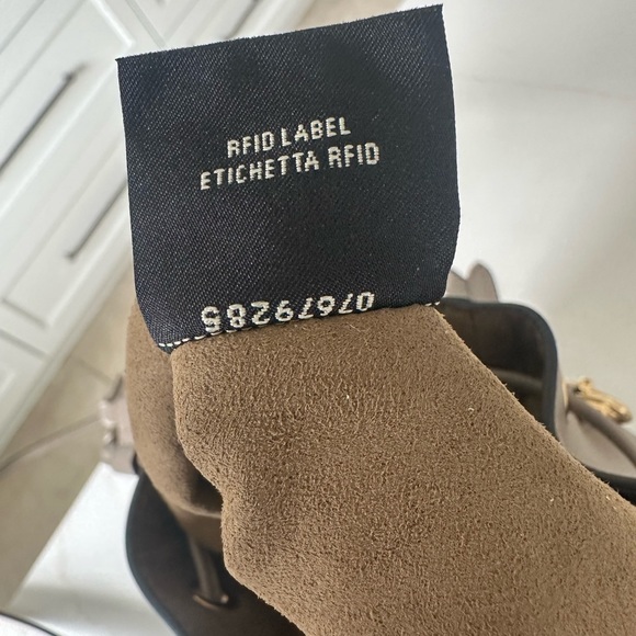 💗SOLD💗Authentic Fendi mini Mon Tresor bucket bag - Picture 14 of 15